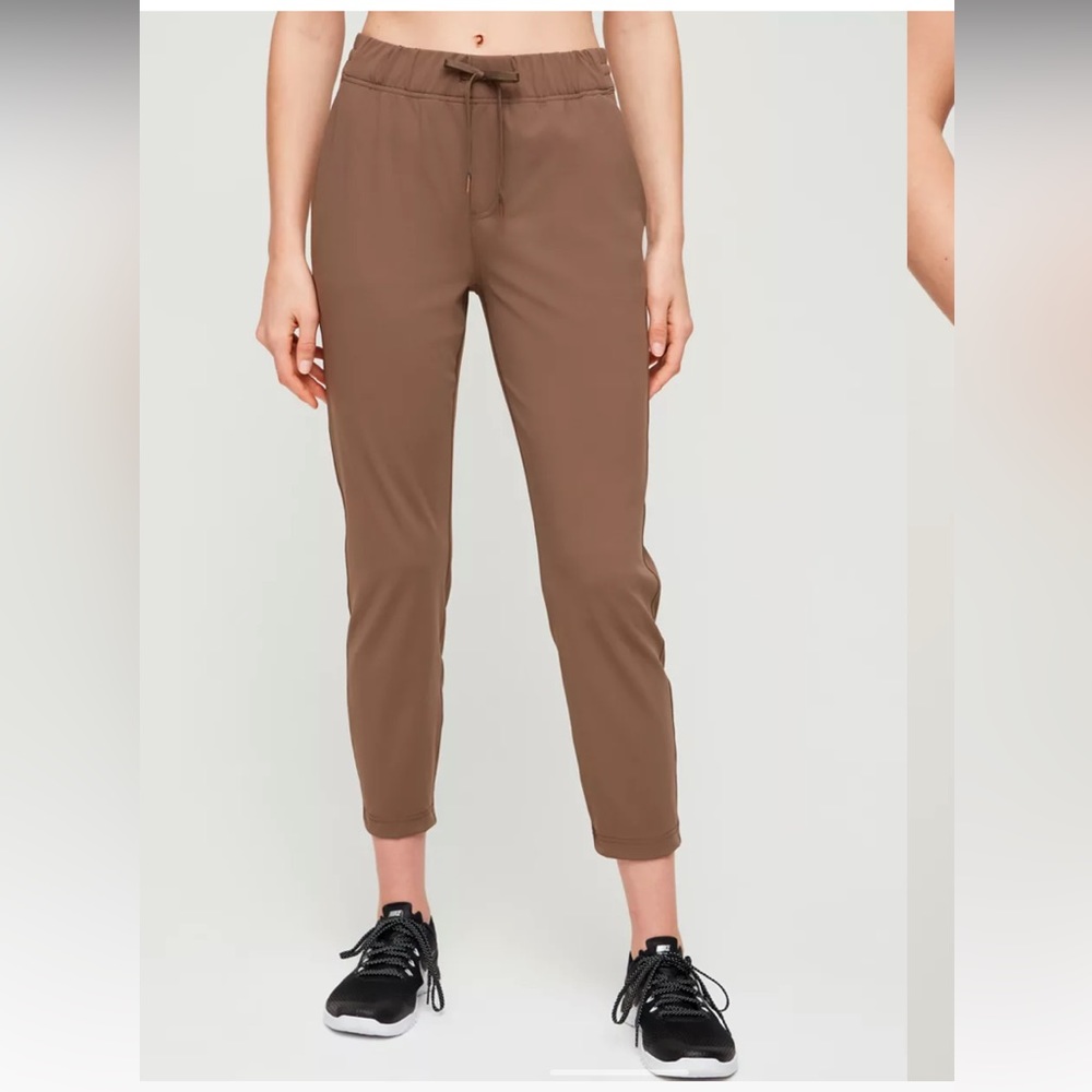NWOT Aritzia Brown Ankle Pants